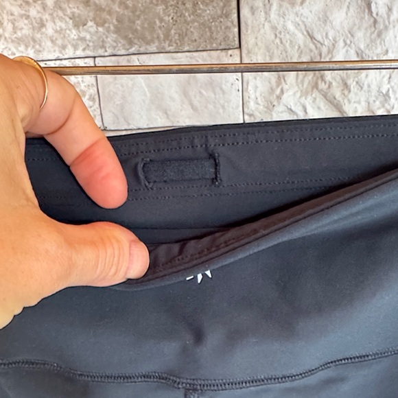 Athleta Dark Green Interval Stash High Rise 7/8 Legging, sz medium - Picture 7 of 7